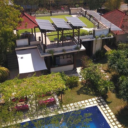 Batu Ampar Menjangan Hotel Banyuwedang Exterior photo