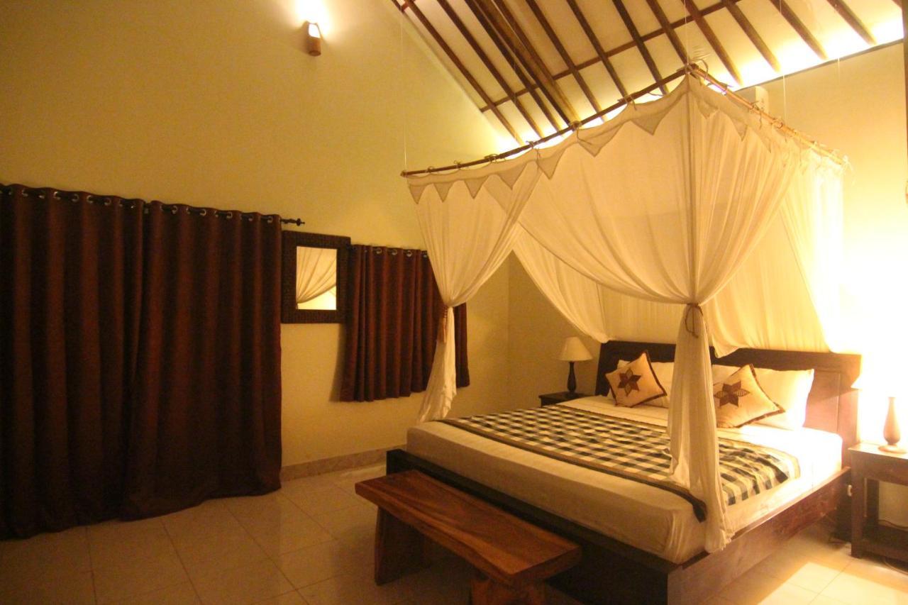 Batu Ampar Menjangan Hotel Banyuwedang Exterior photo