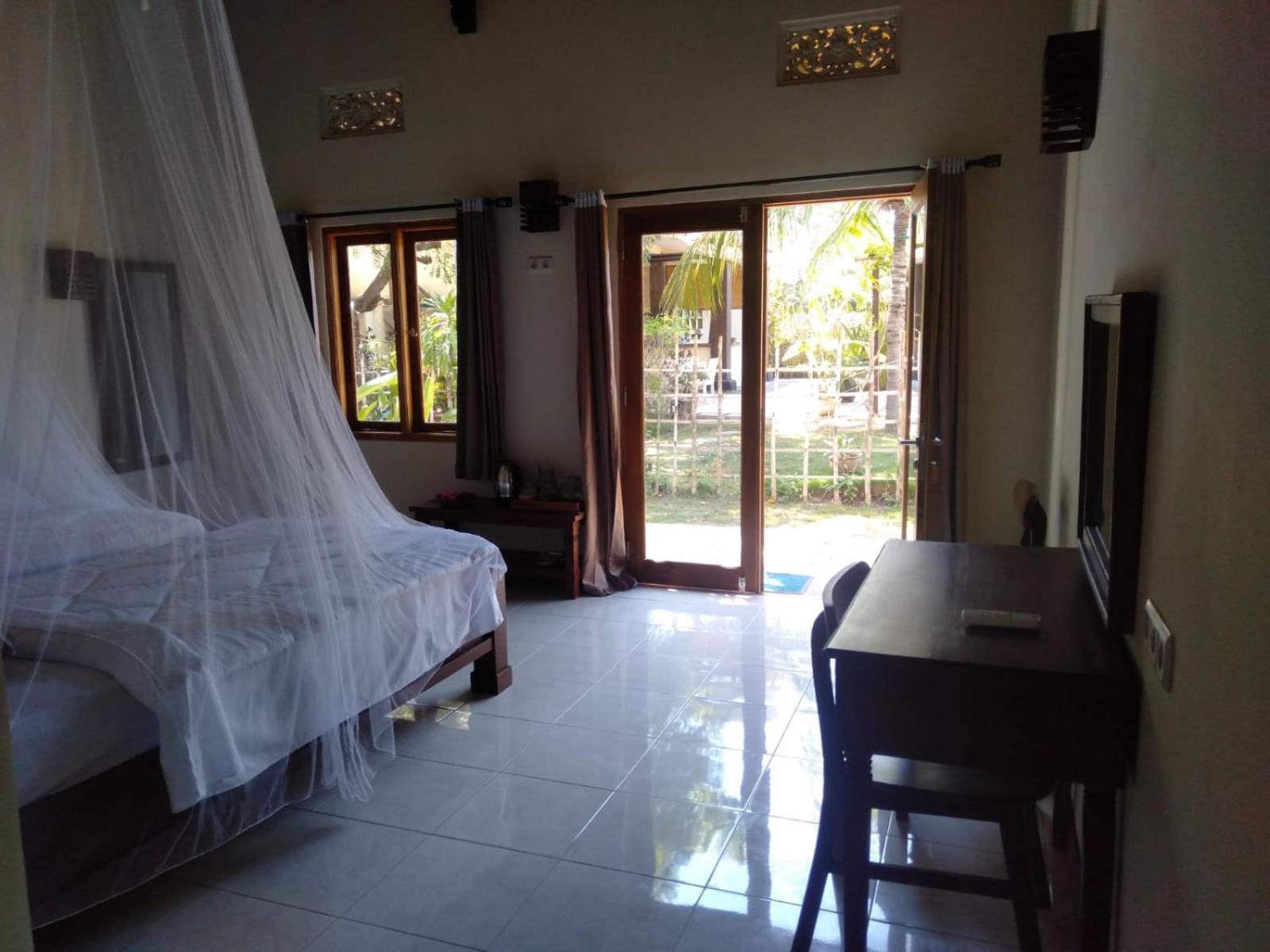 Batu Ampar Menjangan Hotel Banyuwedang Exterior photo