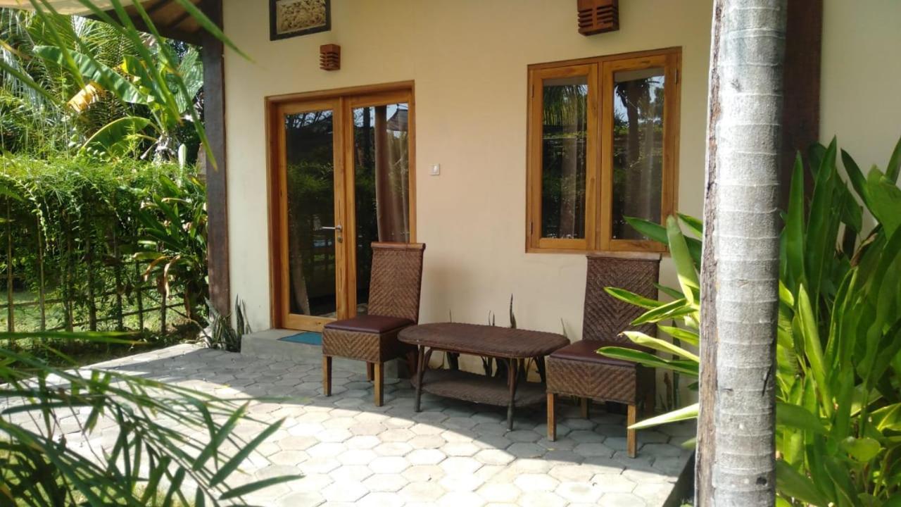 Batu Ampar Menjangan Hotel Banyuwedang Exterior photo